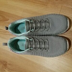 Skechers sneakers